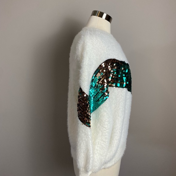 NWTs Royal & Reese Boho Eyelash Knit Sweater w Stunning Sequin Chevron Detail - Picture 4 of 11